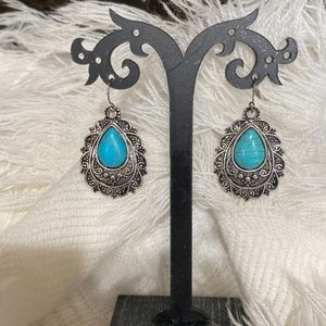 Natural Turquoise and .925 silver filigree Boho teardrop pierced earrings NWOT